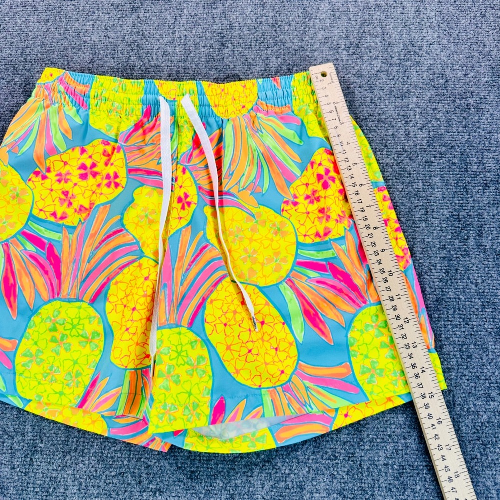 Chubbies Men's M 5.5" Mesh Lined The Hooligans Pineapple Swim Trunks Blue Neon - Picture 9 of 12